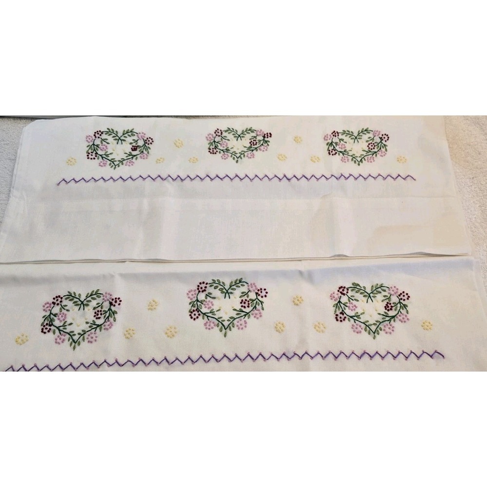 PAIR OF VINTAGE LADY PEPPERELL EMBROIDERED, CROSS‎ STITCH STANDARD PILLOWCASES
